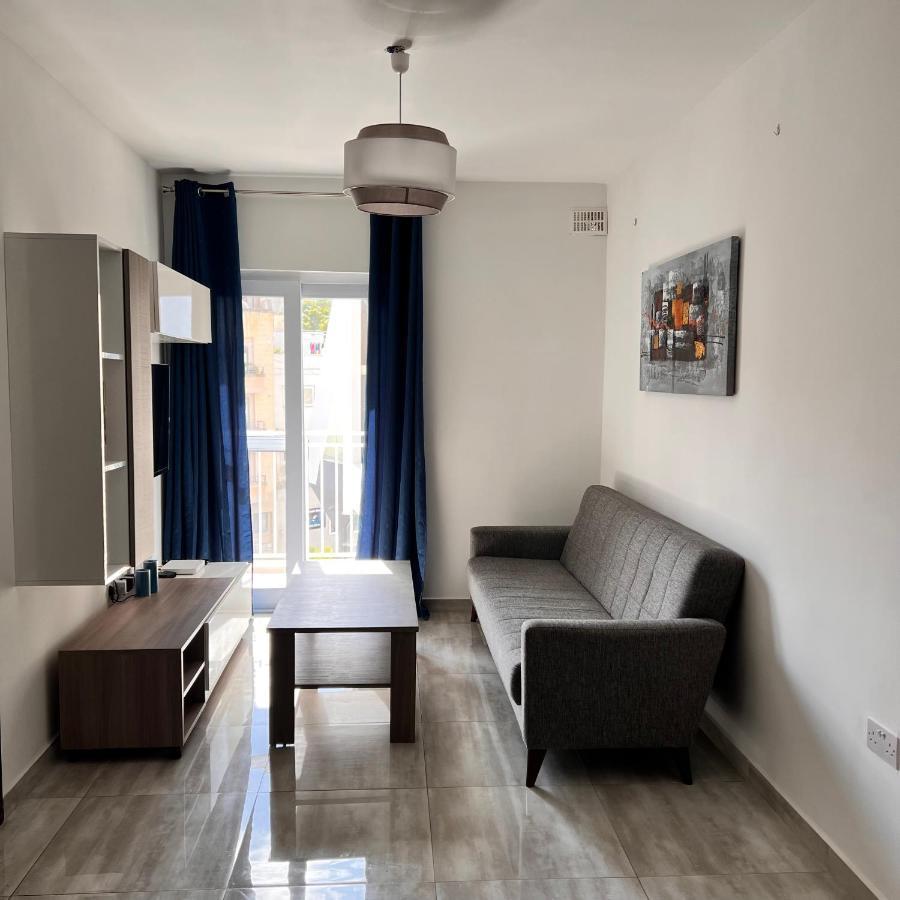 F3 Room 3, Private Room Two Single Beds Shared Bathroom Msida Exteriér fotografie