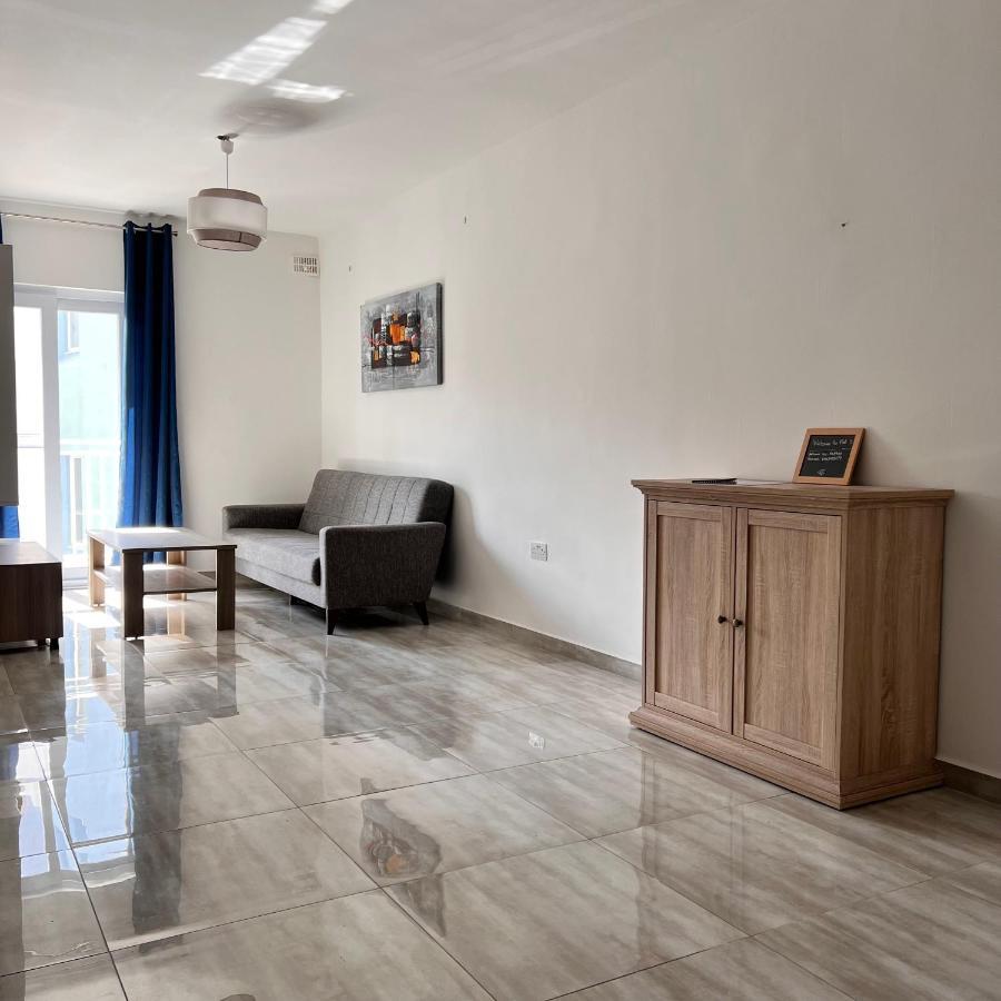 F3 Room 3, Private Room Two Single Beds Shared Bathroom Msida Exteriér fotografie