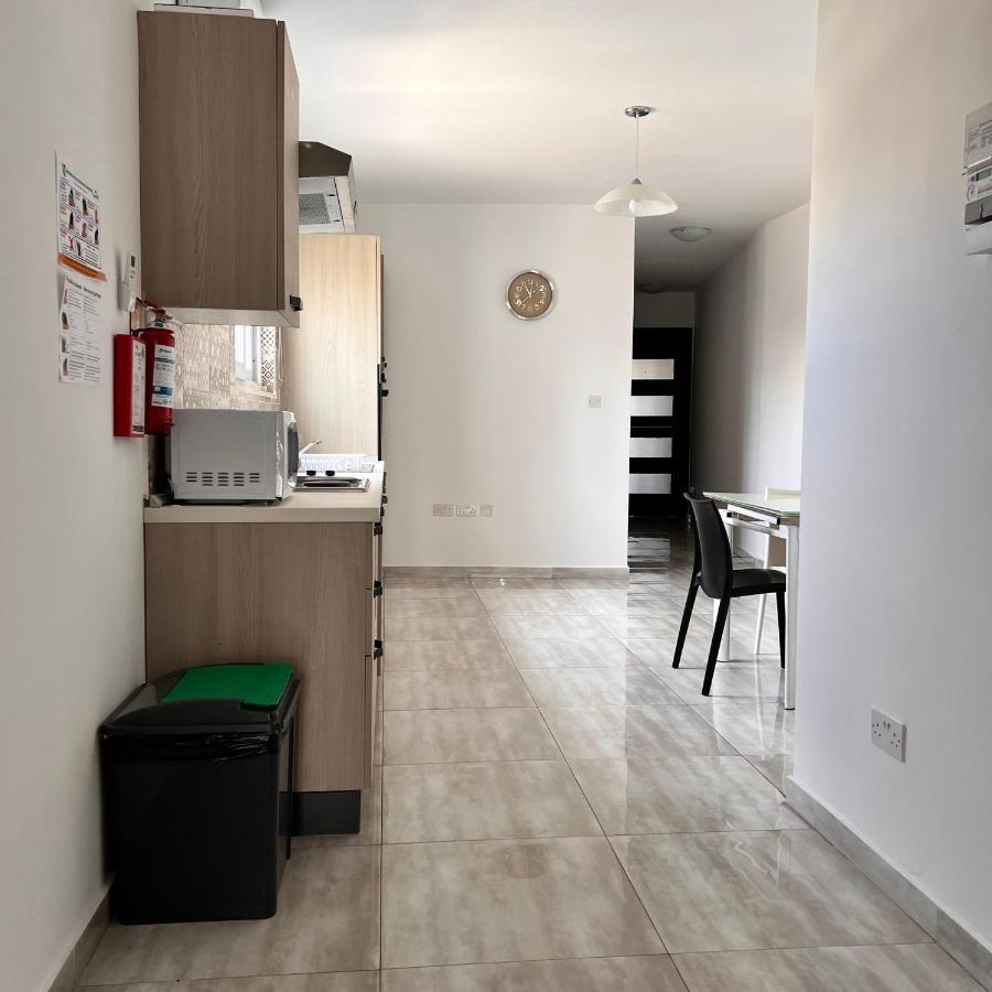 F3 Room 3, Private Room Two Single Beds Shared Bathroom Msida Exteriér fotografie