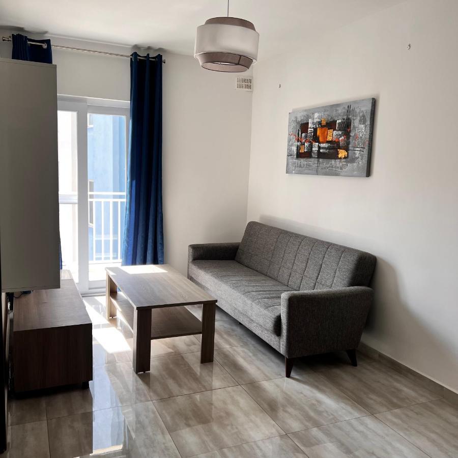 F3 Room 3, Private Room Two Single Beds Shared Bathroom Msida Exteriér fotografie