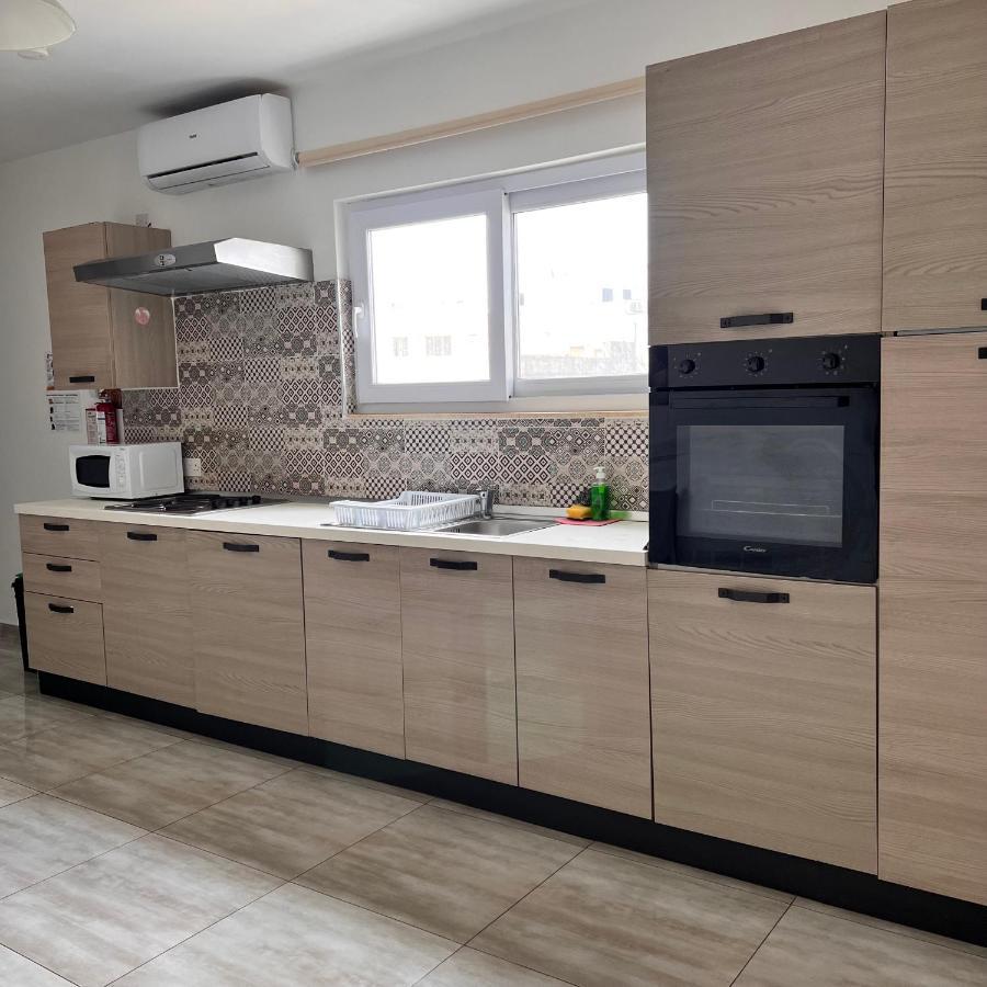 F3 Room 3, Private Room Two Single Beds Shared Bathroom Msida Exteriér fotografie